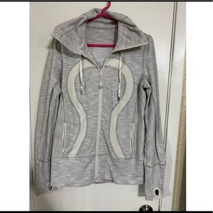 Lulu 🍋 hooded jacket with thumbholes, full zip